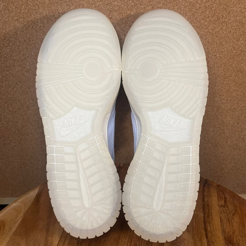 Nike
Dunks gs
Rainbow lace swoosh’ - Picture 7 of 12